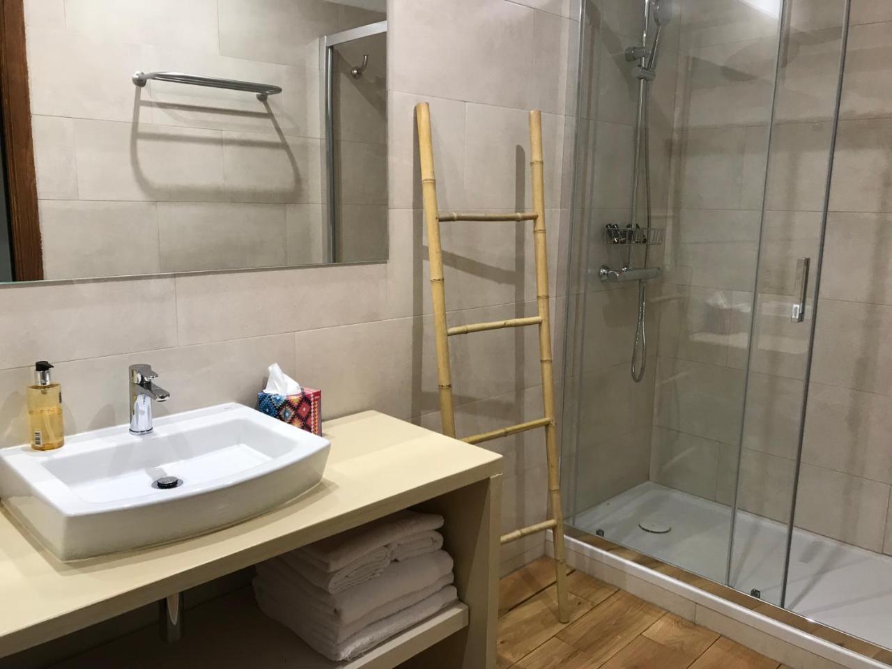 Hostal De Bianya La Vall de Bianya Eksteriør billede